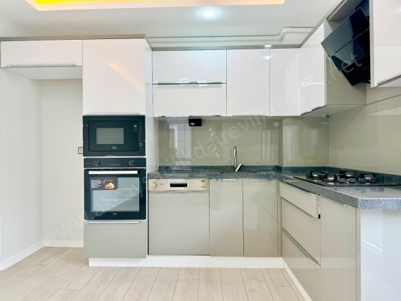 Altınkum Mah. Edremit Satılık Daire |  1+1 Oda | 75M2 3.950.000Tl  Krediye Uygun  | 3. Kat | Doğalgaz(Kombi) | 1 Banyo | 1 Yatak Odası Resim-3