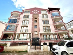 Edremit Akçay Mah. Satılık Daire 3+1 160 M2 | 2. Kat | Doğalgaz(Kombi) | 2 Banyo | 3 Yatak Odası