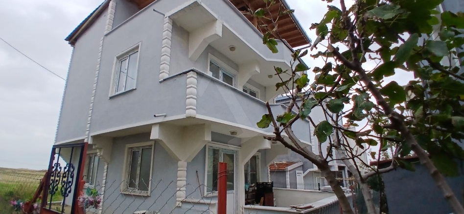 Kızılcaterzi Şarköy Satılık Villa |  4+1 Oda | 150M2 4.550.000Tl  Krediye Uygun  | Tripleks | Soba | 2 Banyo | 4 Yatak Odası Resim-5