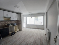 Şarköy Cumhuriyet Satılık Daire 2+1 85 M2 | Yüksek Giriş | Doğalgaz | 1 Banyo | 2 Yatak Odası