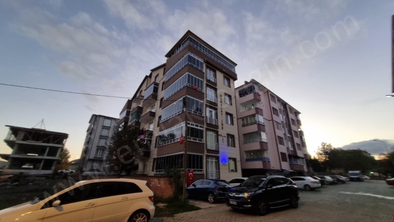 Merkez Turhal Kiralık Daire |  6+1 Oda | 250M2 Aylık 22.000Tl | Dubleks | Kombi | 2 Banyo Resim-2