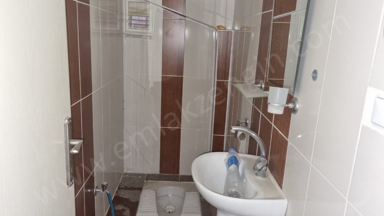 Merkez Turhal Kiralık Daire |  6+1 Oda | 250M2 Aylık 22.000Tl | Dubleks | Kombi | 2 Banyo Resim-3