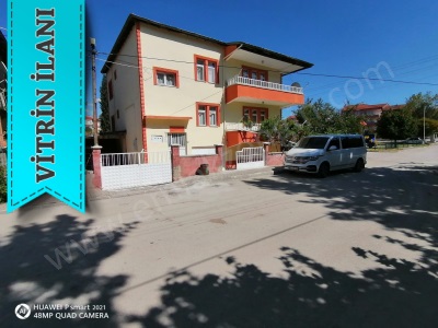 Turhal Merkez Varvara Mah Cuma Pazarı Yakını 275 M2 Altı Bodrum İki Katlı Bahceli Satılk 7+1 Satılık Müstakil Ev