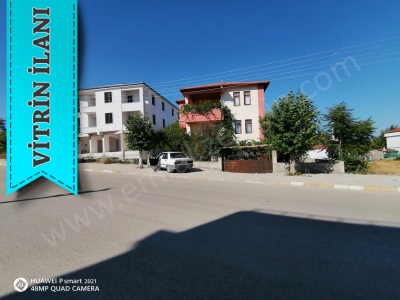 Turhal Merkez Kayacık Yolu Üzeri 200 M2 4+2 3 Katlı Bahceli Müstakil Dübleks Satılık Ev