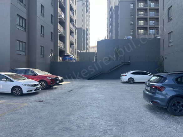 2.Sakarya Karesi Satılık Daire |  3+1 Oda | 126M2 5.180.000Tl  Krediye Uygun  | 12. Kat | Kombi | 2 Banyo | 3 Yatak Odası Resim-3