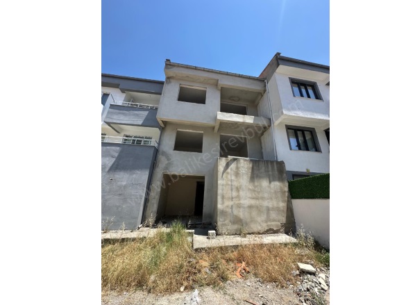 Kuva-İ Milliye Karesi Satılık Müstakil |  3+1 Oda | 210M2 2.750.000Tl  Krediye Uygun  | Dubleks | Kombi | 2 Banyo | 3 Yatak Odası Resim-2