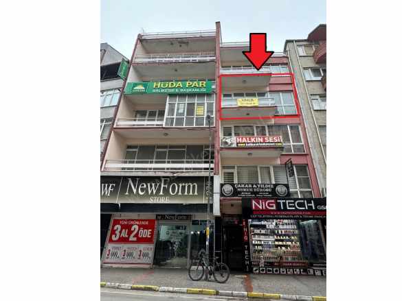 Balıkesir Kiralık Ofis / Büro Safir Den Çarşı Merkez Atalar Caddesi Üzeri 2+1 95 M2 Arakat Kombili Altıeylül