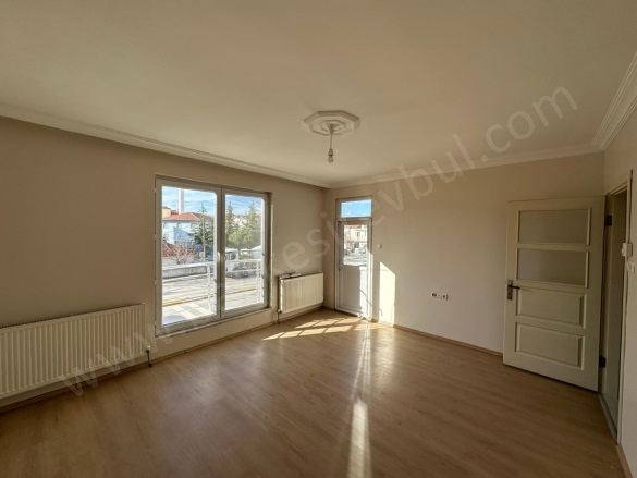 2.Gündoğan Altıeylül Kiralık Daire |  3+1 Oda | 120M2 Aylık 23.000Tl | 1. Kat | Kombi | 1 Banyo | 3 Yatak Odası Resim-4