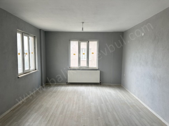 Paşaalanı Karesi Kiralık Daire |  3+1 Oda | 125M2 Aylık 18.000Tl | Yüksek Giriş | Kombi | 1 Banyo | 3 Yatak Odası Resim-5