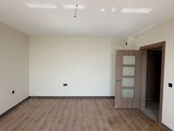 Kuva-İ Milliye Karesi Kiralık Daire |  3+1 Oda | 110M2 Aylık 18.500Tl | 5. Kat | Kombi | 2 Banyo | 3 Yatak Odası Resim-4