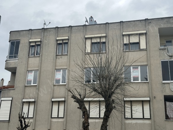 Bahçelievler Altıeylül Kiralık Daire |  3+1 Oda | 120M2 Aylık 19.000Tl | 2. Kat | Kombi | 1 Banyo | 3 Yatak Odası Resim-2