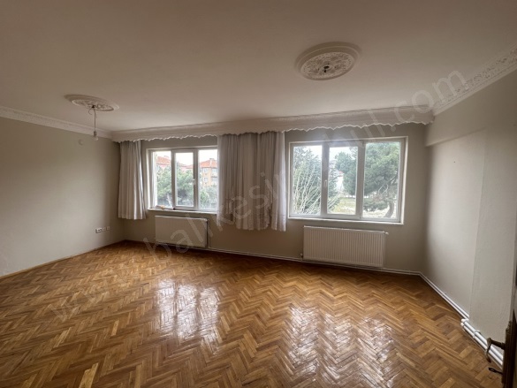 Bahçelievler Altıeylül Kiralık Daire |  3+1 Oda | 120M2 Aylık 19.000Tl | 2. Kat | Kombi | 1 Banyo | 3 Yatak Odası Resim-5