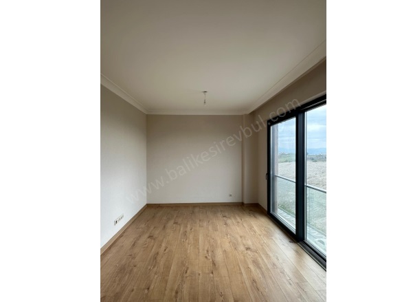 2.Sakarya Karesi Kiralık Daire |  3+1 Oda | 97M2 Aylık 24.000Tl | 3. Kat | Merkezi Isınma | 2 Banyo | 3 Yatak Odası Resim-4