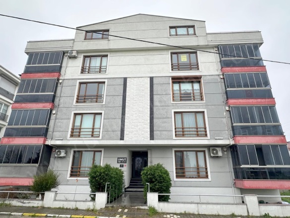 Hasanbasri Çantay Altıeylül Kiralık Daire |  3+1 Oda | 160M2 Aylık 36.000Tl | 4. Kat | Kombi | 2 Banyo | 3 Yatak Odası Resim-2