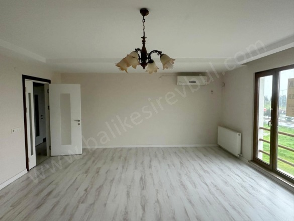 Hasanbasri Çantay Altıeylül Kiralık Daire |  3+1 Oda | 160M2 Aylık 36.000Tl | 4. Kat | Kombi | 2 Banyo | 3 Yatak Odası Resim-3