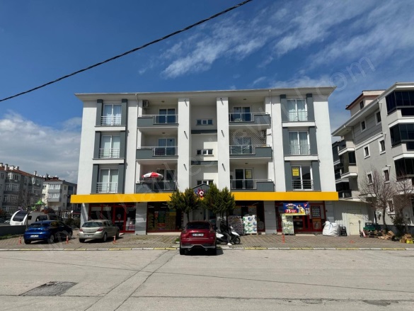 Bahçelievler Altıeylül Kiralık Daire |  3+1 Oda | 130M2 Aylık 36.500Tl | 3. Kat | Kombi | 1 Banyo | 3 Yatak Odası Resim-2