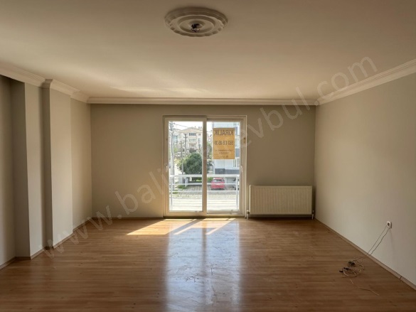 Bahçelievler Altıeylül Kiralık Daire |  3+1 Oda | 130M2 Aylık 36.500Tl | 3. Kat | Kombi | 1 Banyo | 3 Yatak Odası Resim-3