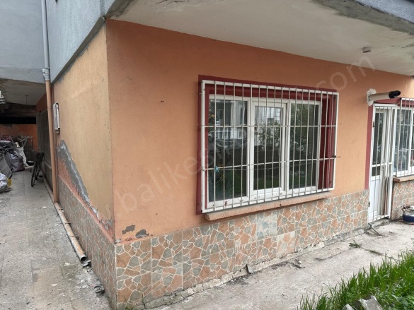 Hasanbasri Çantay Altıeylül Kiralık Daire |  2+1 Oda | 80M2 Aylık 10.500Tl  Krediye Uygun  | Bodrum | Kombi | 1 Banyo | 2 Yatak Odası Resim-3