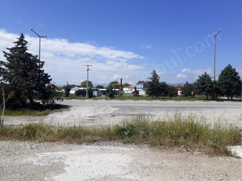 BALIKESİR SATILIK TARLA SAFİR DEN BURSA İZMİR KARAYOLU ÜZERİ YOLA CEPHELİ 2.180 M2 TİCARİ AMAÇLI