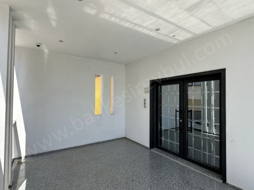 BALIKESİR KİRALIK DAİRE SAFİR DEN BAHÇELİEVLER 3+1 140 M2 ASANSÖRLÜ KAPALI OTOPARKLI LUX DAİRE