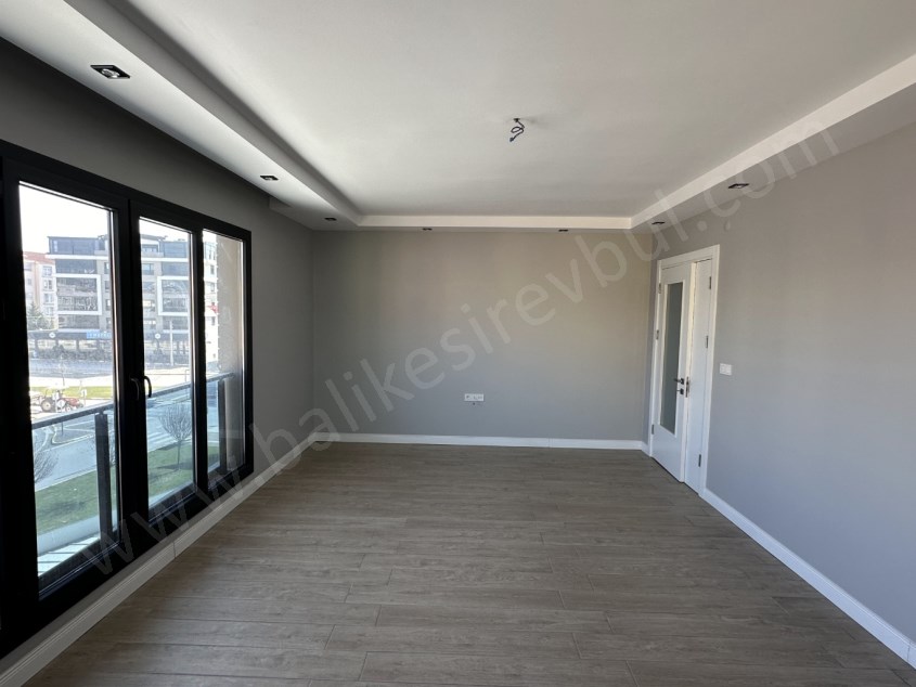 BALIKESİR KİRALIK DAİRE SAFİR DEN BAHÇELİEVLER 3+1 140 M2 ASANSÖRLÜ KAPALI OTOPARKLI LUX DAİRE