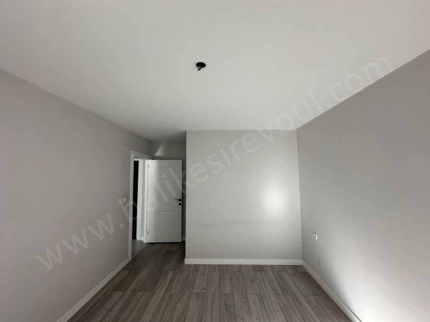 BALIKESİR KİRALIK DAİRE SAFİR DEN PAŞAALANI BANDIRMA CD.2+1 105 M2 ASAN.KAPALI OTOPARKLI LUX ARAKAT