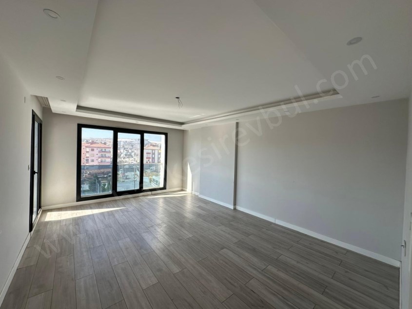 BALIKESİR KİRALIK DAİRE SAFİR DEN PAŞAALANI BANDIRMA CD.2+1 105 M2 ASAN.KAPALI OTOPARKLI LUX ARAKAT