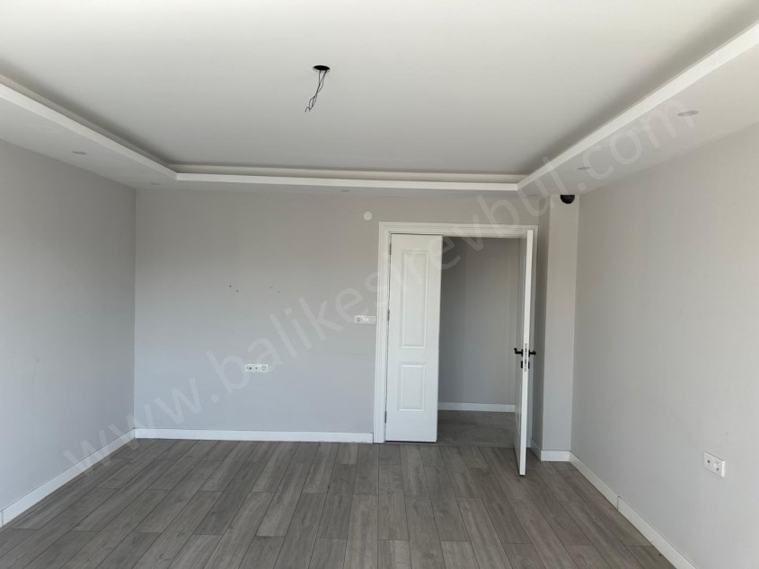 BALIKESİR KİRALIK DAİRE SAFİR DEN PAŞAALANI BANDIRMA CD.2+1 105 M2 ASAN.KAPALI OTOPARKLI LUX ARAKAT
