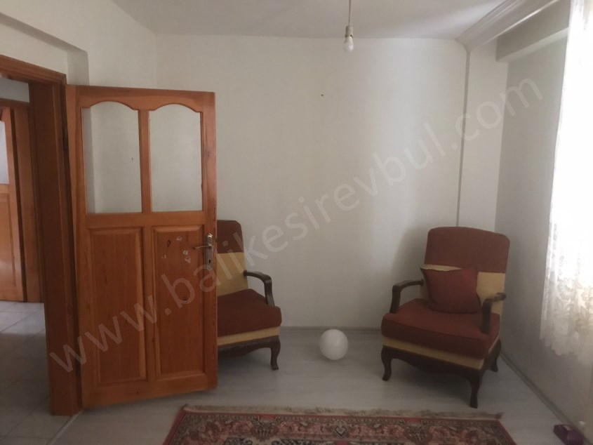 BALIKESİR KİRALIK DAİRE SAFİR DEN ÇARŞI MERKEZE YÜR.MES.1+1 70 M2 AYRI MUTFAKLI EŞYALI YÜKSEK GİRİŞ