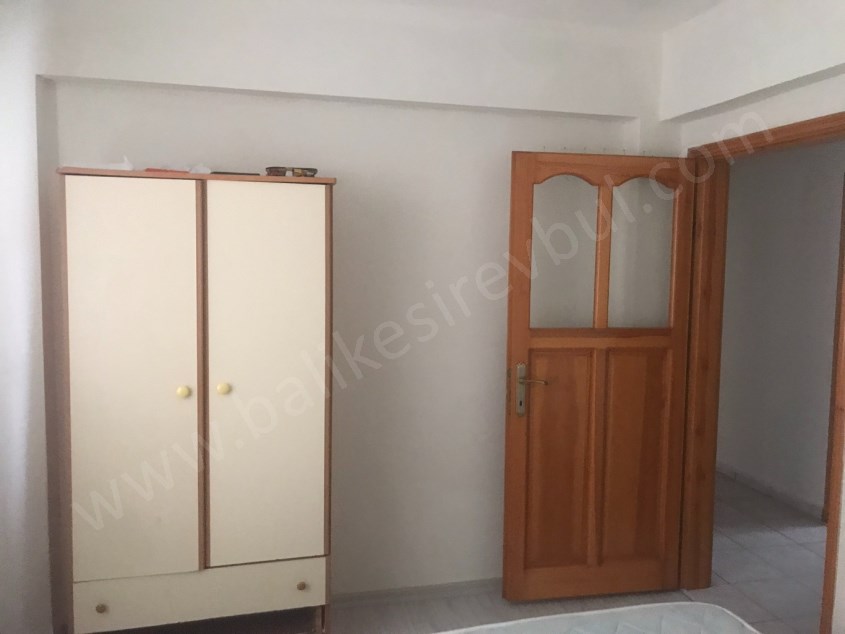 BALIKESİR KİRALIK DAİRE SAFİR DEN ÇARŞI MERKEZE YÜR.MES.1+1 70 M2 AYRI MUTFAKLI EŞYALI YÜKSEK GİRİŞ