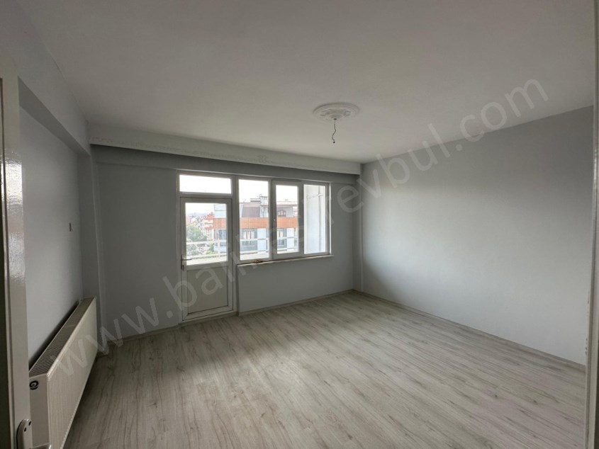 BALIKESİR KİRALIK DAİRE SAFİR DEN BAHÇELİEVLER STADYUM YANI AYRI MUTFAKLI 2+1 110 M2 SON KAT DAİRE 