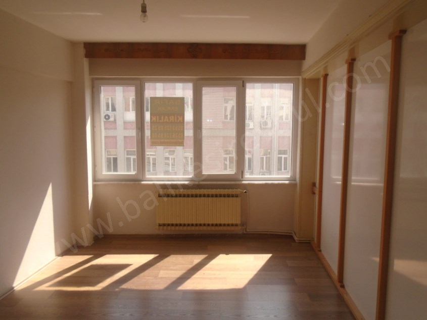 BALIKESİR KİRALİK OFİS SAFİR DEN ÇARŞI MERKEZ VALİLİK KARŞISI 3+1 130 M2 ARAKAT OFİS BÜRO