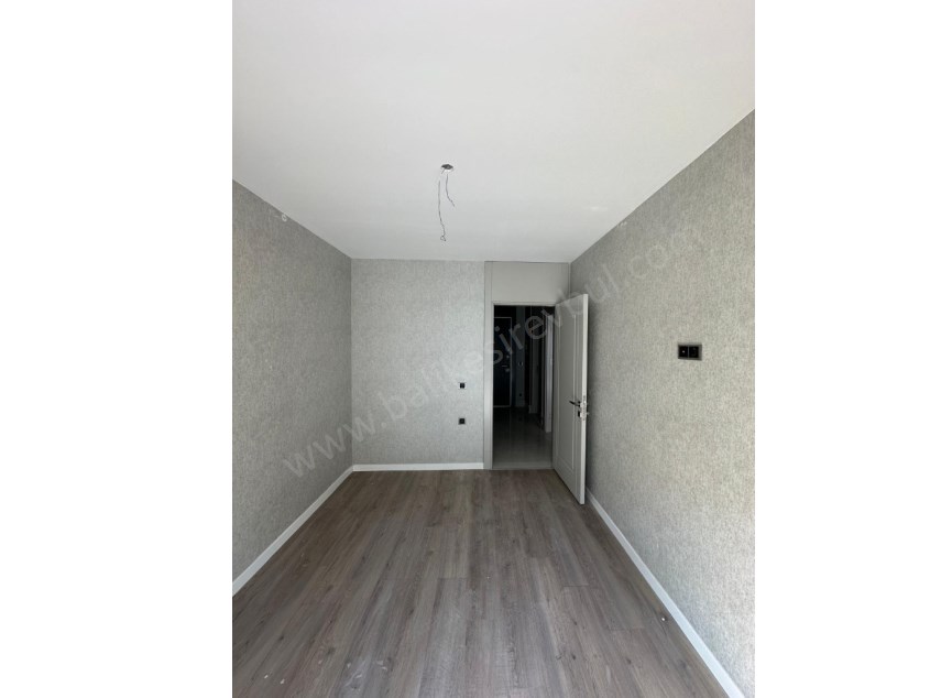 BALIKESİR KİRALIK DAİRE SAFİR DEN AYYILDIZ KONUTLARI 2+1 104 M2 HAVUZLU KAPALI OTOPARKLI LUX DAİRE