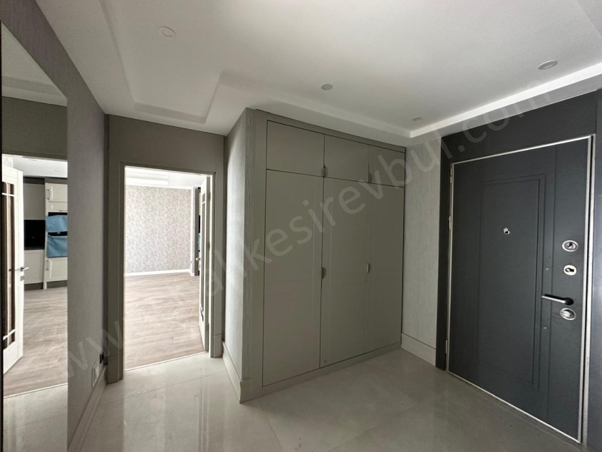 BALIKESİR KİRALIK DAİRE SAFİR DEN AYYILDIZ KONUTLARI 2+1 104 M2 HAVUZLU KAPALI OTOPARKLI LUX DAİRE