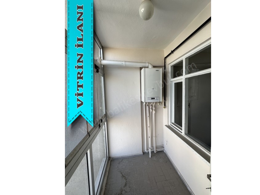 BALIKESİR SATILIK DAİRE SAFİR DEN ÇARŞI MERKEZE YÜRÜME MESAFESİNDE 3+1 110 M2 KOMBİLİ ARAKAT DAİRE