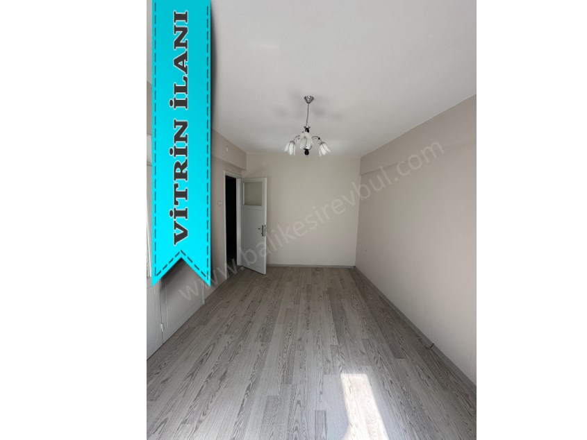 BALIKESİR SATILIK DAİRE SAFİR DEN ÇARŞI MERKEZE YÜRÜME MESAFESİNDE 3+1 110 M2 KOMBİLİ ARAKAT DAİRE