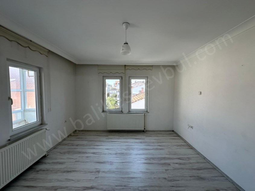 BALIKESİR KİRALIK DAİRE SAFİR DE BAHÇELİEVLER ÇARŞAMBA PAZARI YAKINI 3+1 130 M2 KOMBİLİ DAİRE