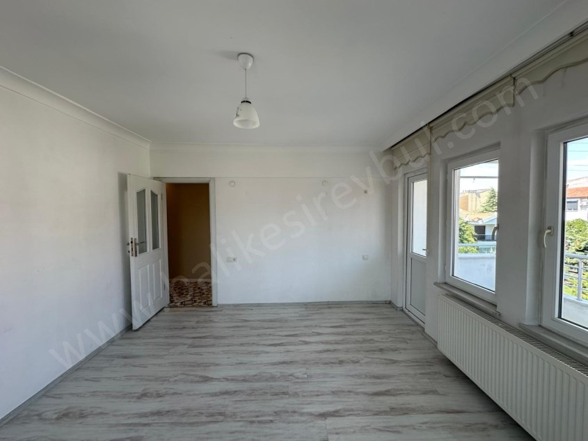 BALIKESİR KİRALIK DAİRE SAFİR DE BAHÇELİEVLER ÇARŞAMBA PAZARI YAKINI 3+1 130 M2 KOMBİLİ DAİRE