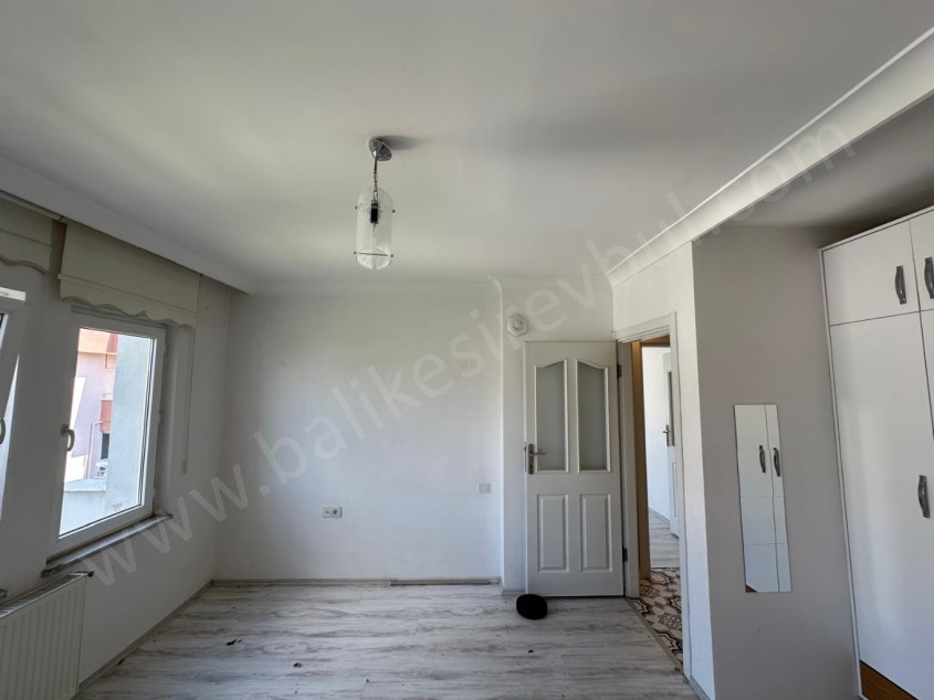 BALIKESİR KİRALIK DAİRE SAFİR DE BAHÇELİEVLER ÇARŞAMBA PAZARI YAKINI 3+1 130 M2 KOMBİLİ DAİRE