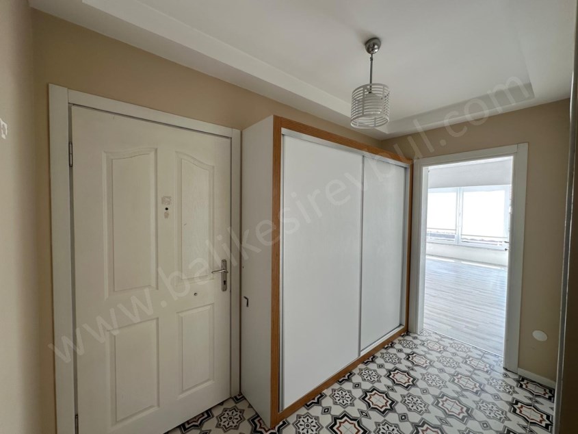 BALIKESİR KİRALIK DAİRE SAFİR DE BAHÇELİEVLER ÇARŞAMBA PAZARI YAKINI 3+1 130 M2 KOMBİLİ DAİRE