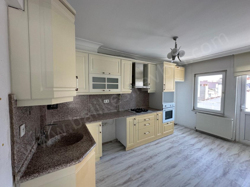 BALIKESİR KİRALIK DAİRE SAFİR DE BAHÇELİEVLER ÇARŞAMBA PAZARI YAKINI 3+1 130 M2 KOMBİLİ DAİRE