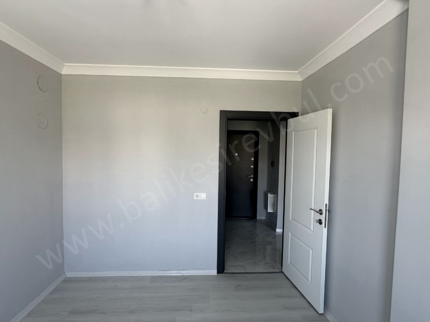 BALIKESİR KİRALIK DAİRE SAFİR DEN ERTUĞRULGAZİ CAD.ÜZERİ 2+1 96 M2 AYRI MUTFAKLI ASANSÖRLÜ LUX DAİRE