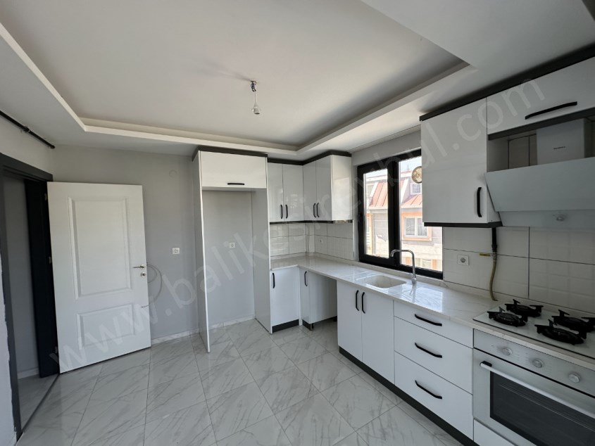 BALIKESİR KİRALIK DAİRE SAFİR DEN ERTUĞRULGAZİ CAD.ÜZERİ 2+1 96 M2 AYRI MUTFAKLI ASANSÖRLÜ LUX DAİRE