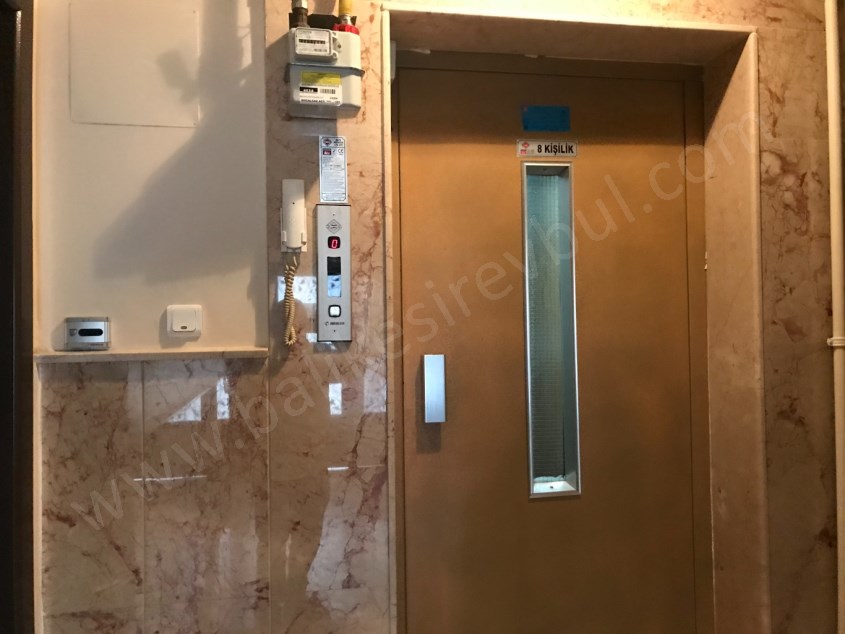 BALIKESİR EŞYALI KİRALIK DAİRE SAFİR DEN TURGUT REİS CAD.3+1 135 M2 EŞYALI ASANSÖRLÜ ARAKAT