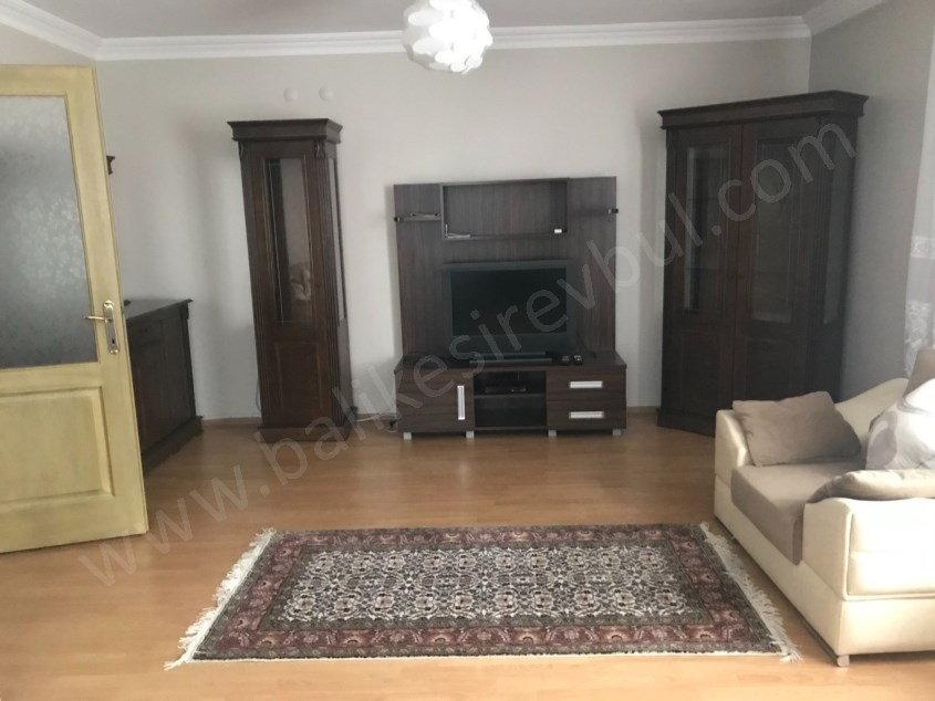 BALIKESİR EŞYALI KİRALIK DAİRE SAFİR DEN TURGUT REİS CAD.3+1 135 M2 EŞYALI ASANSÖRLÜ ARAKAT