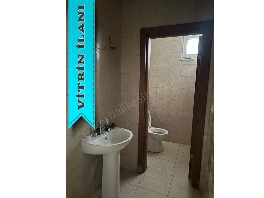 BALIKESİR KİRALIK DÜKKAN SAFİR DEN GÜMÜŞÇEŞME EMLAK KONUT ARKASI ÇARŞIYA YAKIN 370 M2 DEPOLU DÜKKAN