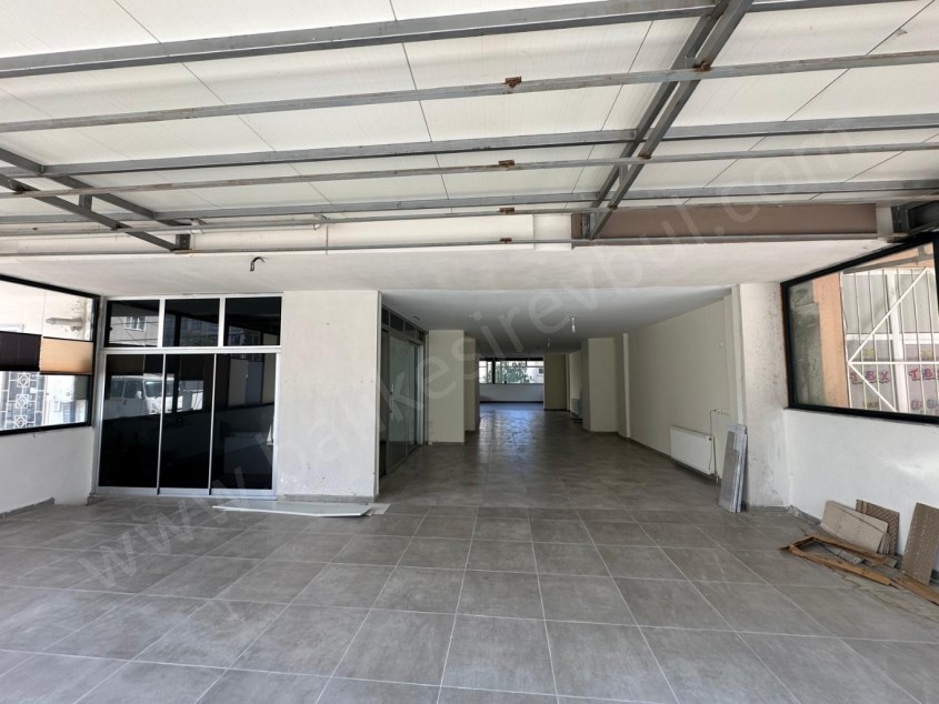 BALIKESİR KİRALIK DÜKKAN SAFİR DEN GÜMÜŞÇEŞME EMLAK KONUT ARKASI ÇARŞIYA YAKIN 370 M2 DEPOLU DÜKKAN