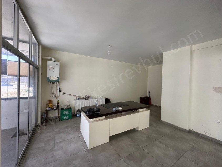 BALIKESİR KİRALIK DÜKKAN SAFİR DEN GÜMÜŞÇEŞME EMLAK KONUT ARKASI ÇARŞIYA YAKIN 370 M2 DEPOLU DÜKKAN