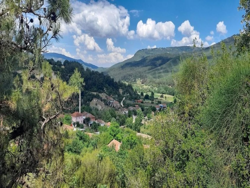 BALIKESİR SATILIK ARSA SAFİR DEN DURSUNBEY KÜÇÜKLERDE DOĞA İÇİNDE TREN İSTASYONLU 3.495 M2 ARSA