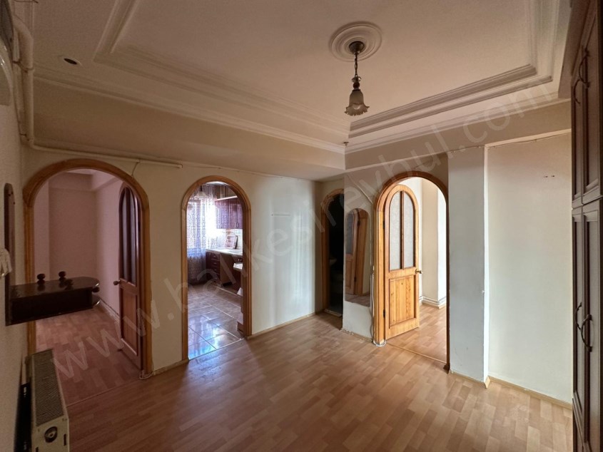 BALIKESİR KİRALIK DAİRE SAFİR DEN ÇARŞI MERKEZDE 2+1 90 M2 AYRI MUTFAKLI KOMBİLİ ARAKAT DAİRE 